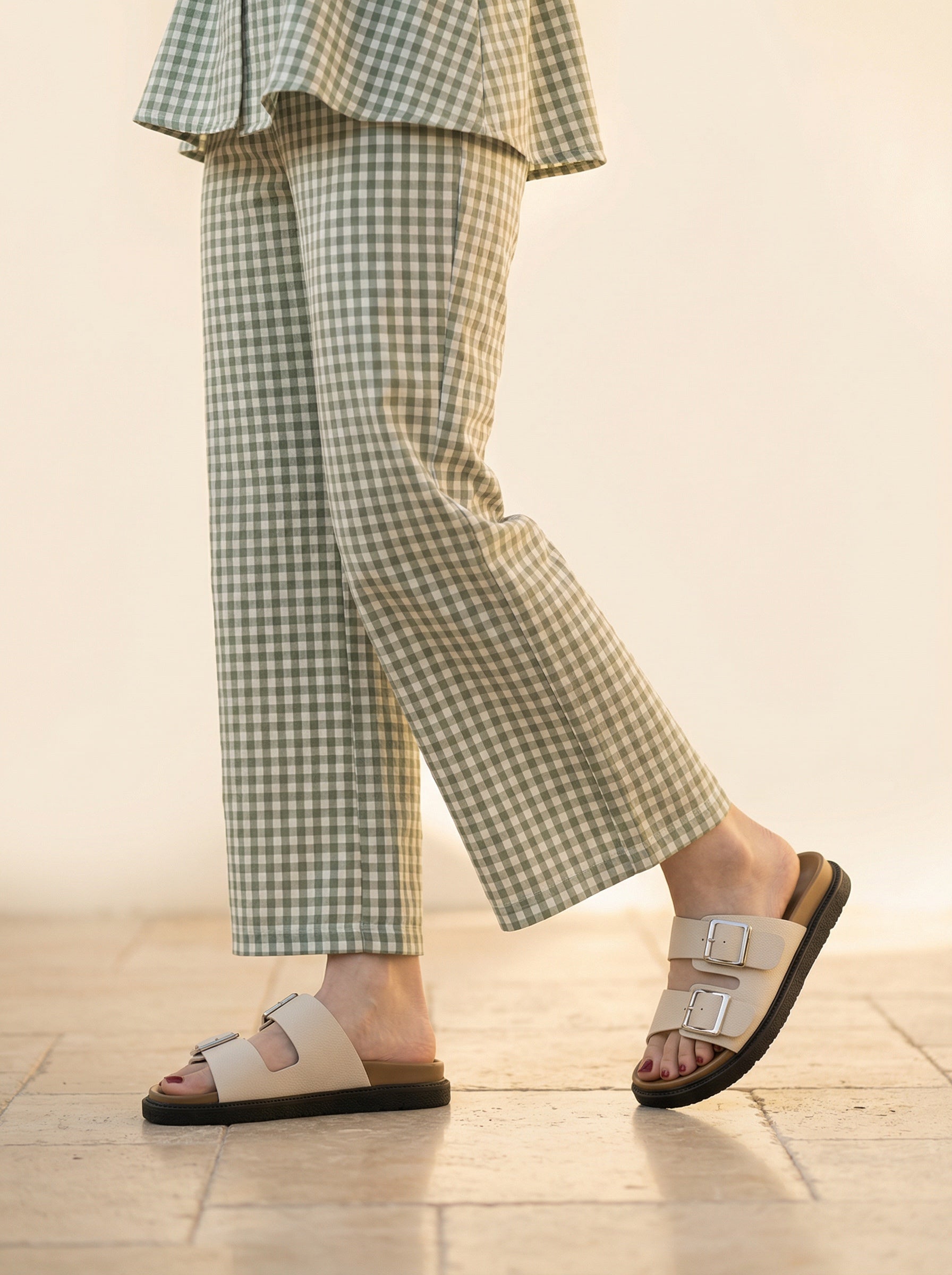 The Retro Leather One-Line Sandal